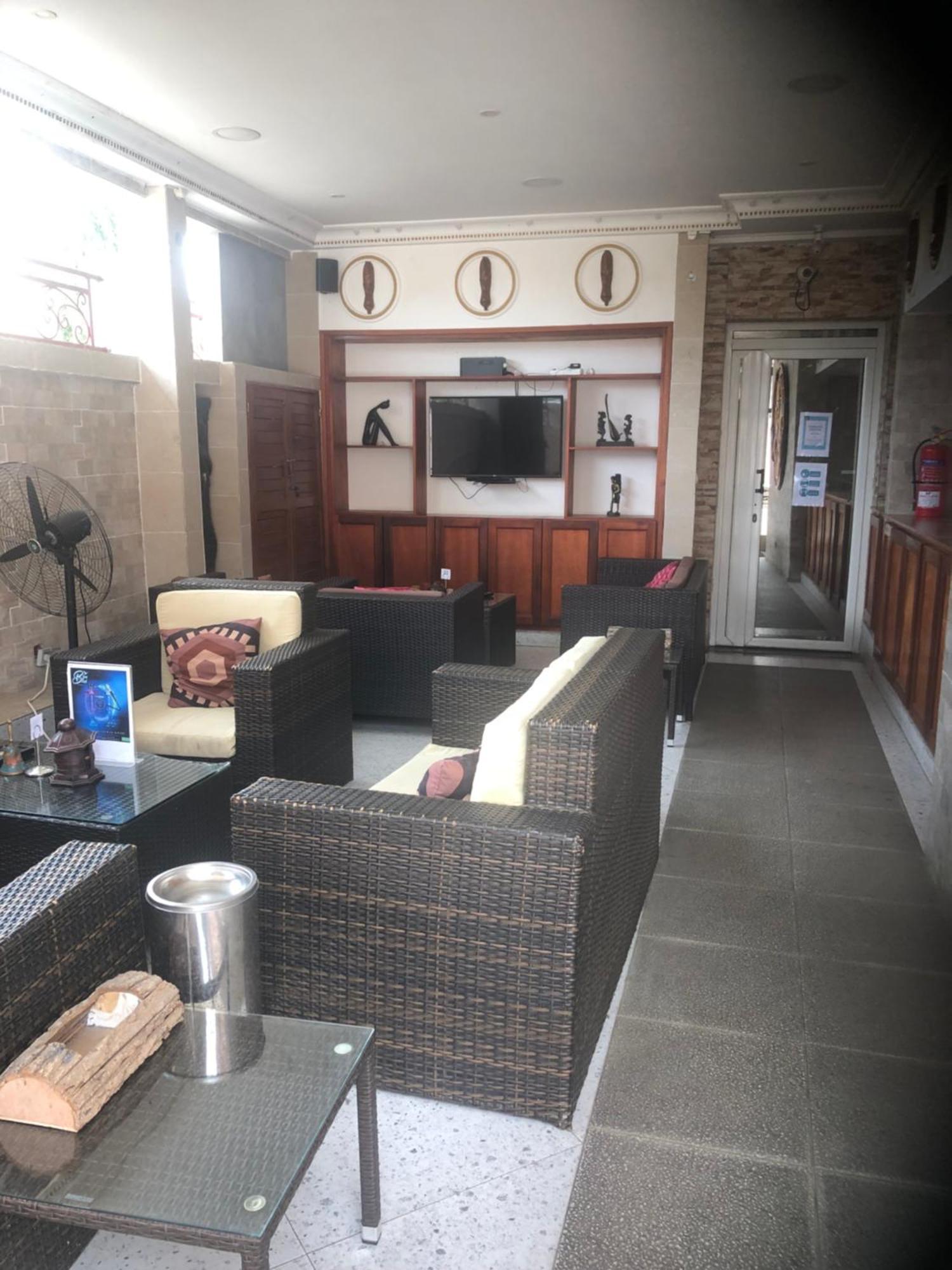Residence Hoteliere Le Jomonia ليبرفيل المظهر الخارجي الصورة