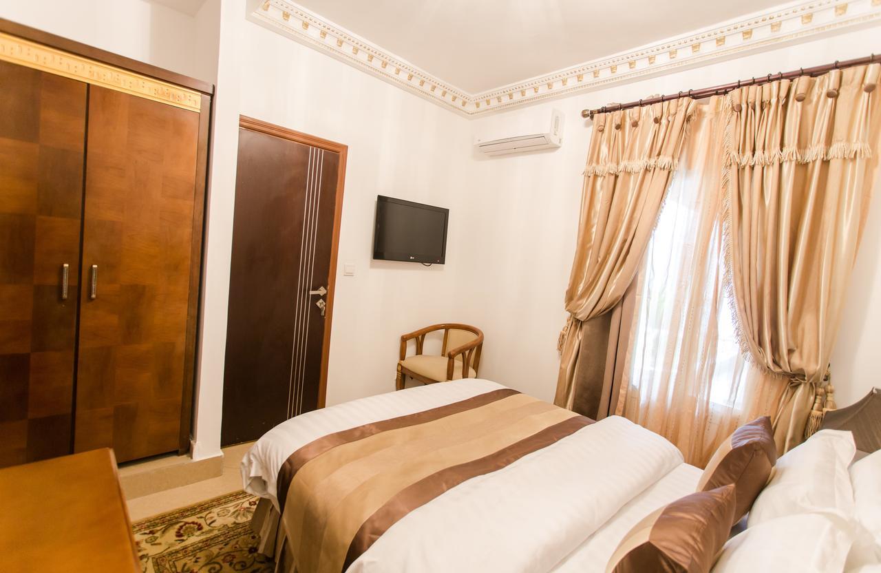 Residence Hoteliere Le Jomonia ليبرفيل المظهر الخارجي الصورة