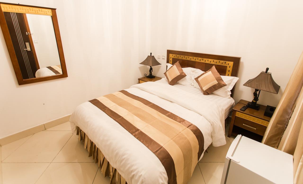 Residence Hoteliere Le Jomonia ليبرفيل المظهر الخارجي الصورة
