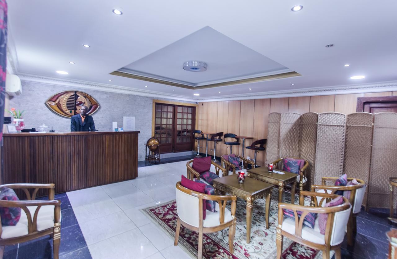 Residence Hoteliere Le Jomonia ليبرفيل المظهر الخارجي الصورة