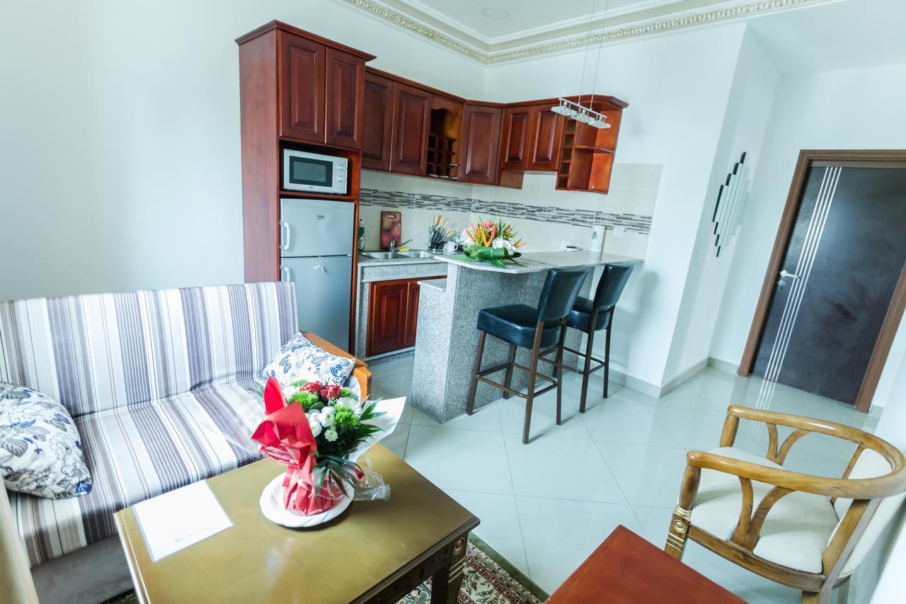 Residence Hoteliere Le Jomonia ليبرفيل المظهر الخارجي الصورة