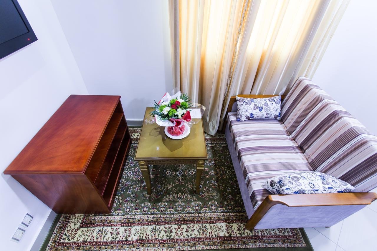 Residence Hoteliere Le Jomonia ليبرفيل المظهر الخارجي الصورة