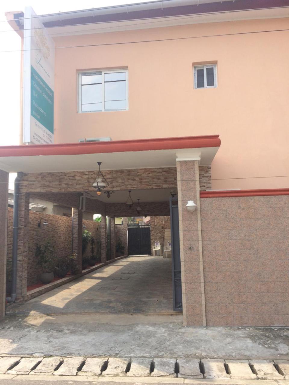 Residence Hoteliere Le Jomonia ليبرفيل المظهر الخارجي الصورة